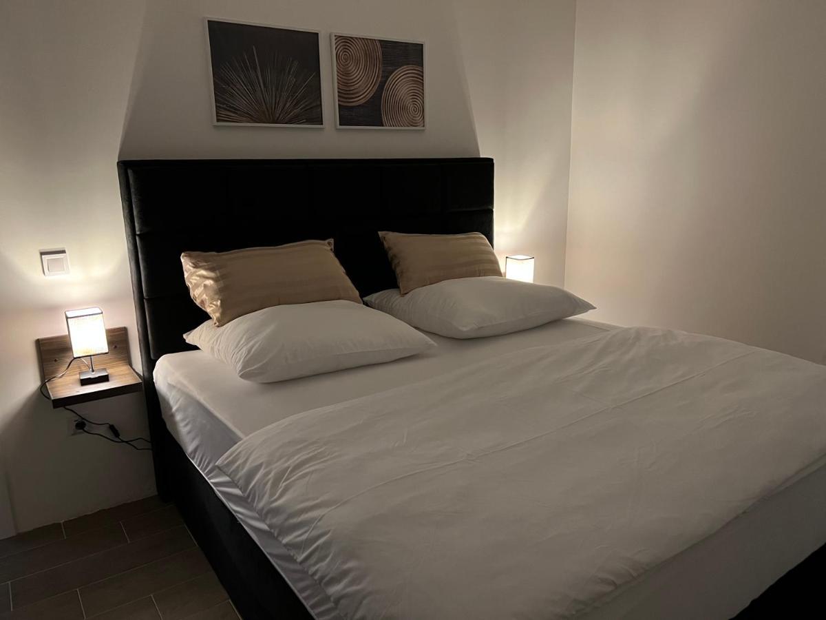 Madamik Apartments Bijela Εξωτερικό φωτογραφία