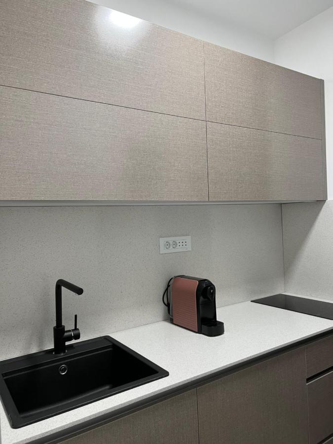 Madamik Apartments Bijela Εξωτερικό φωτογραφία