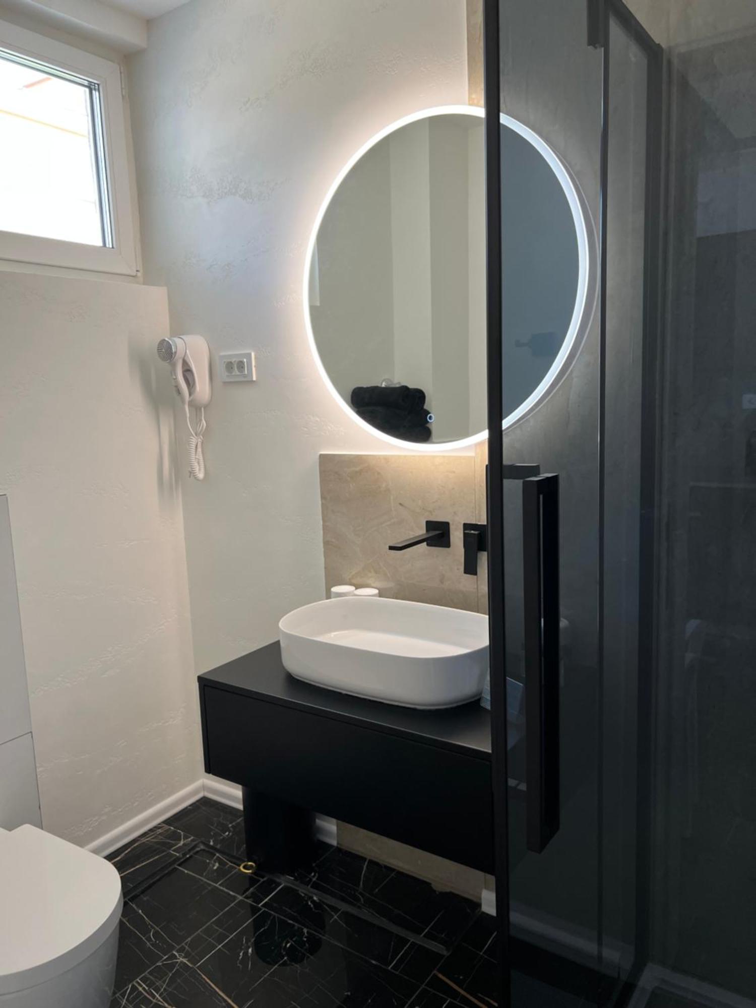 Madamik Apartments Bijela Εξωτερικό φωτογραφία