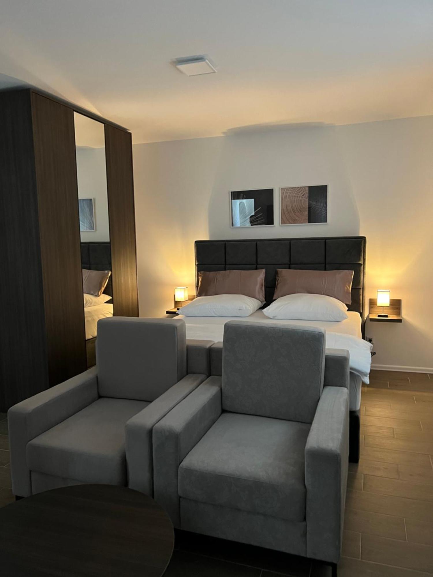 Madamik Apartments Bijela Εξωτερικό φωτογραφία